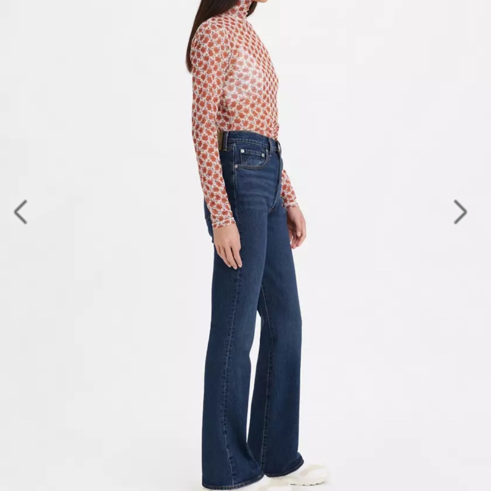 Levi’s Ribcage Bootcut Jeans - Picture 2 of 11